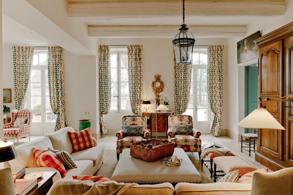 Photographs of Chateau Avignon Provence villa in Provence - Image 10 of 35