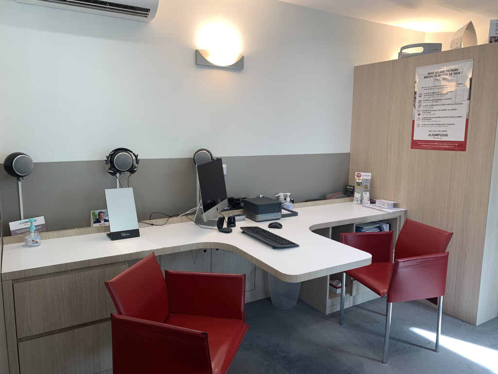 Magasin audioprothesiste 6 place Vival 46100 FIGEAC intérieur