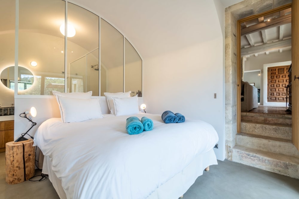 Photographs of Mas des Peintres villa in Provence - Image 31 of 46