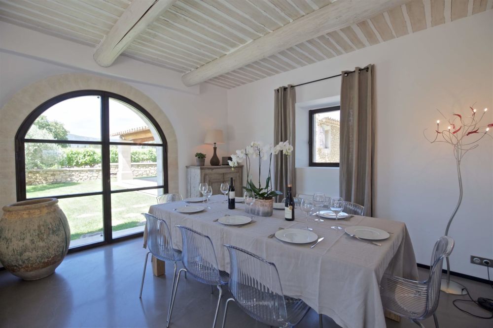 Photographs of Mas des Platanes villa in Provence - Image 11 of 36