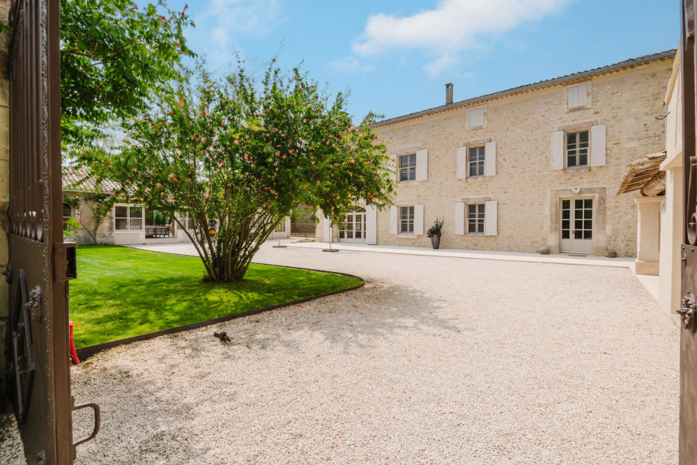 Photographs of Mas de l’Ebéniste villa in Provence - Image 5 of 49