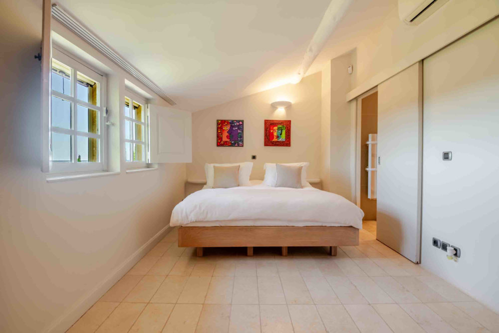 Photographs of Mas de la Tourelle villa in Provence - Image 46 of 55