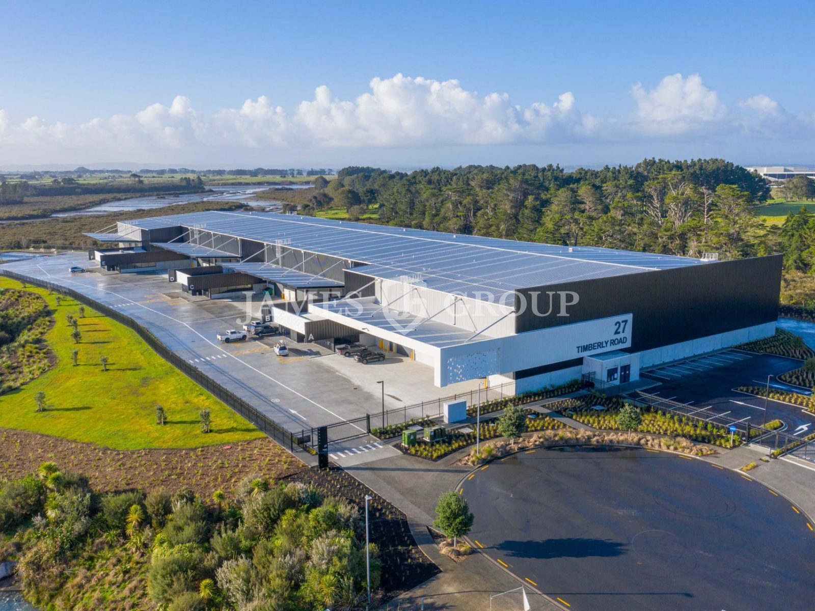 Auckland Airport Warehouse | Racking Available