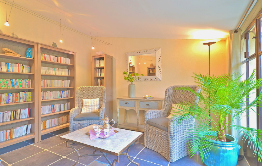 Photographs of La Cour villa in Provence - Image 10 of 34