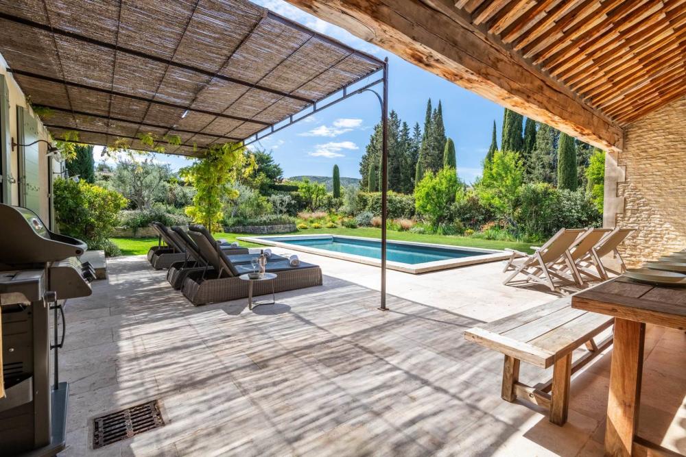 Photographs of La Charmerie villa in Provence - Image 1 of 35