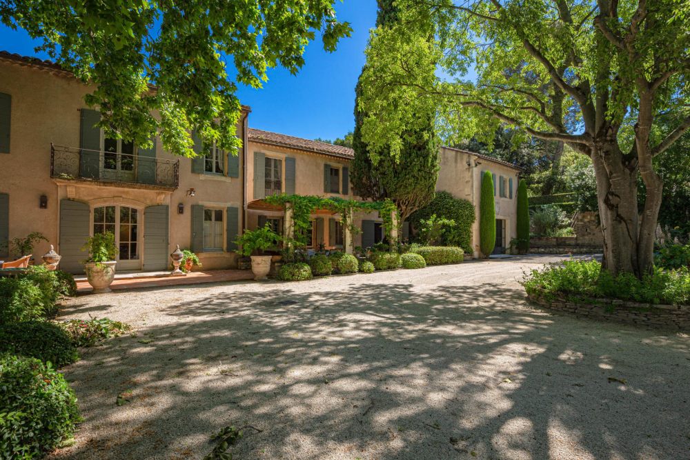 Photographs of Mas du Calanquet villa in Provence - Image 1 of 44