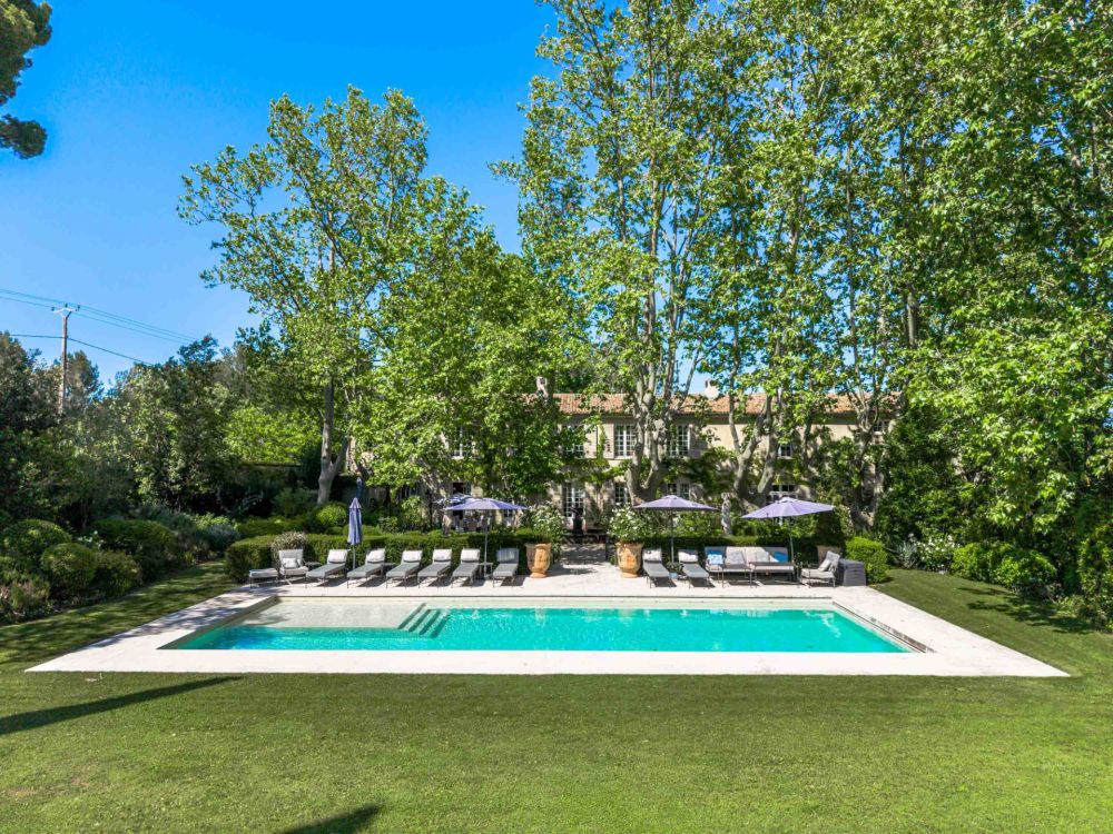 Photographs of Domaine de Beau-Fleurs villa in Provence - Image 3 of 45