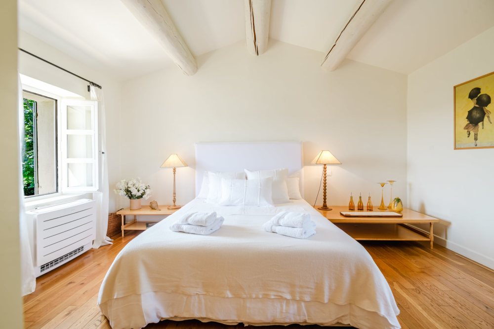 Photographs of Mas Ambre villa in Provence - Image 39 of 51