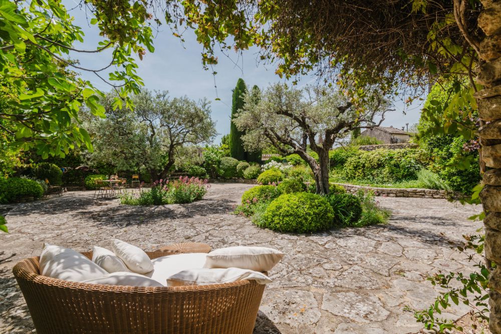 Photographs of Mas la Bergerie de Cabrieres villa in Provence - Image 18 of 56