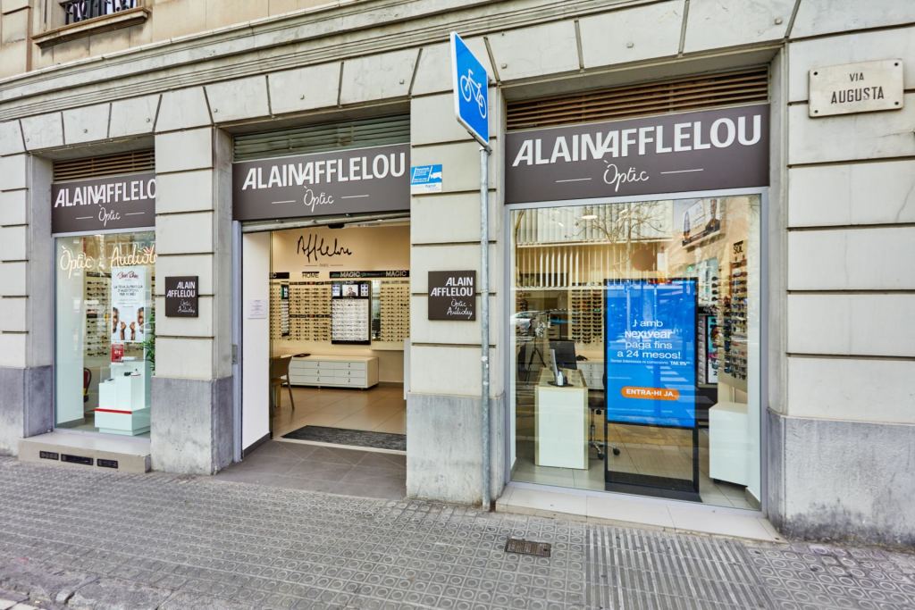 Tienda Óptico Travesera de Gracia 92, esquina via Augusta 08006 BARCELONA
