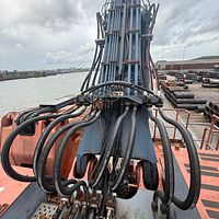 Mobile Excavator Adapted for Billets’ Ship Unloading-‘HITACHI-MANTSINEN’ - Image 21