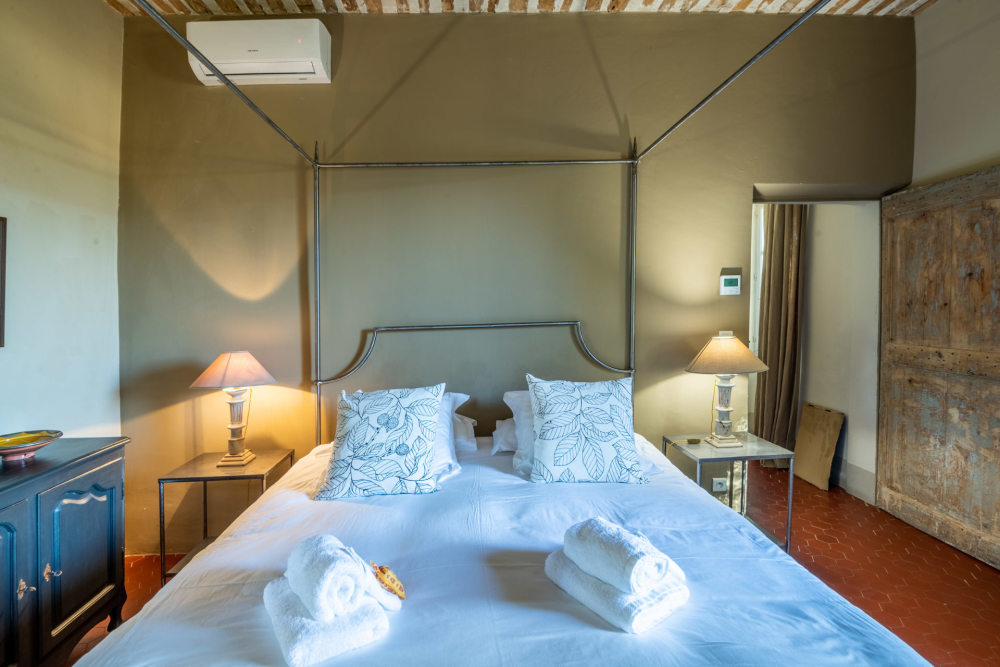 Photographs of Mas des Cigales villa in Provence - Image 17 of 41