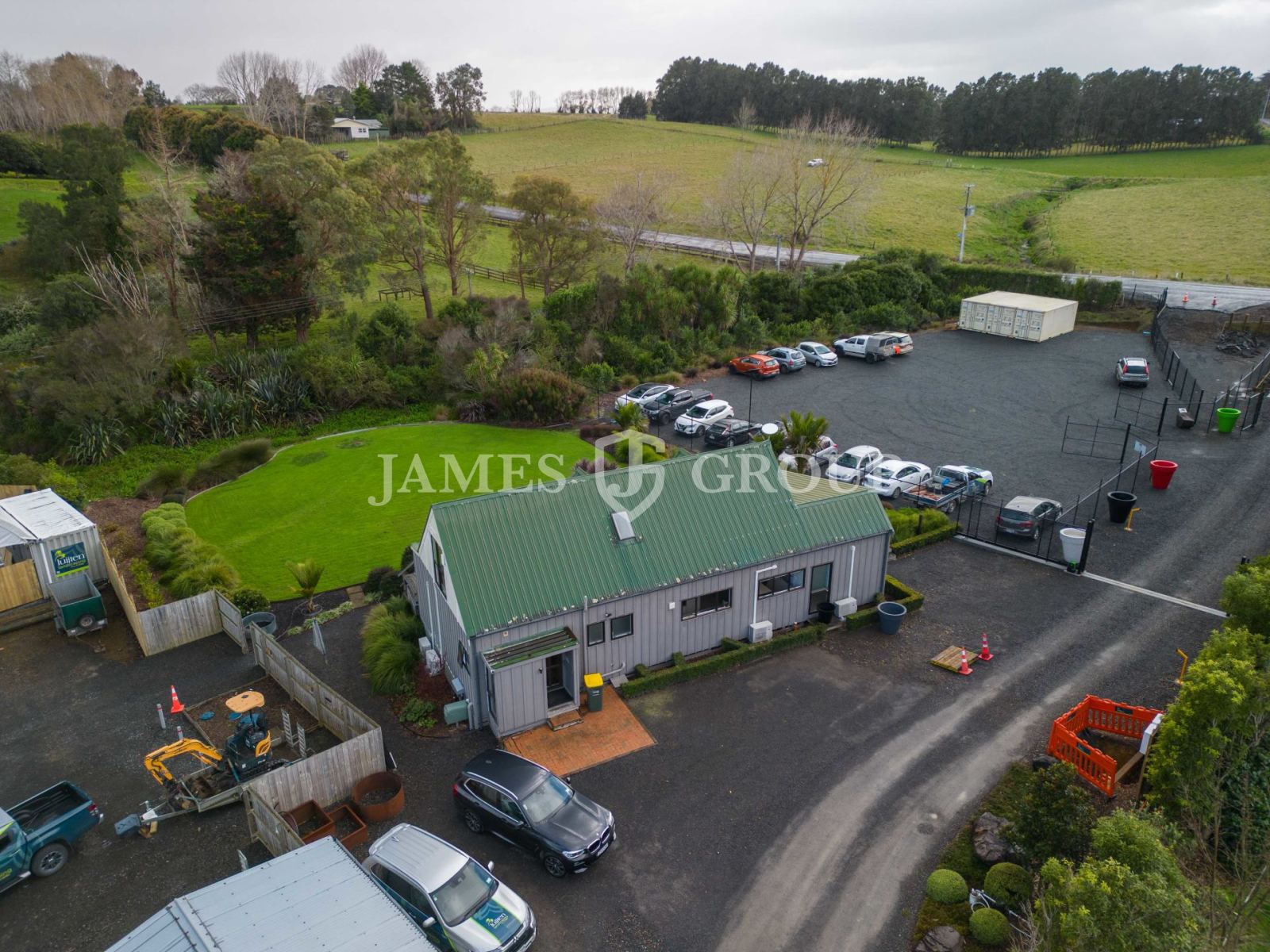 Flexible Options! Secure Yard, Office & Workshop
