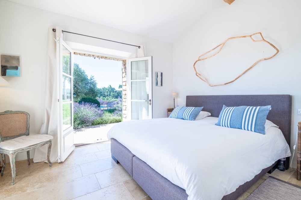 Photographs of Mas des Murets villa in Provence - Image 20 of 48