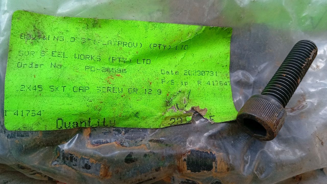 Lot with Various Washers, Nuts, Screws and Fastening Elements