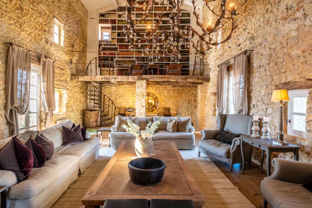 Photographs of Mas des Gardois villa in Provence - Image 8 of 58