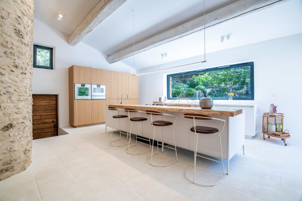Photographs of Mas la Gineste villa in Provence - Image 7 of 46