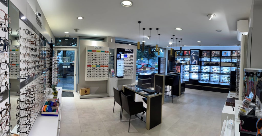 Magasin Opticien 4 place du Maréchal Juin 06140 VENCE intérieur
