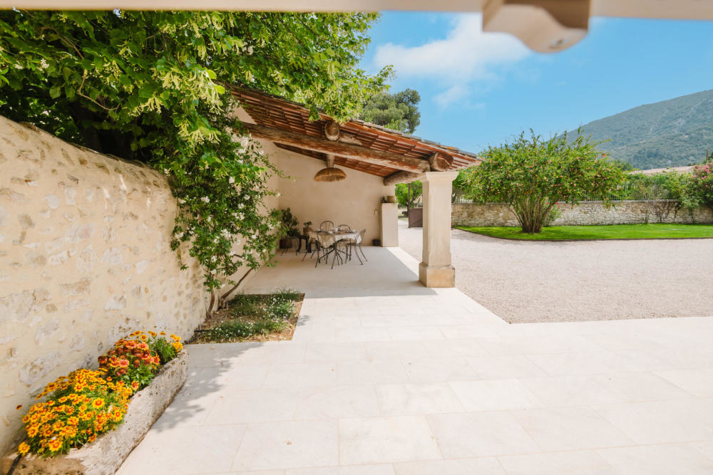 Photographs of Mas de l’Ebéniste villa in Provence - Image 34 of 49