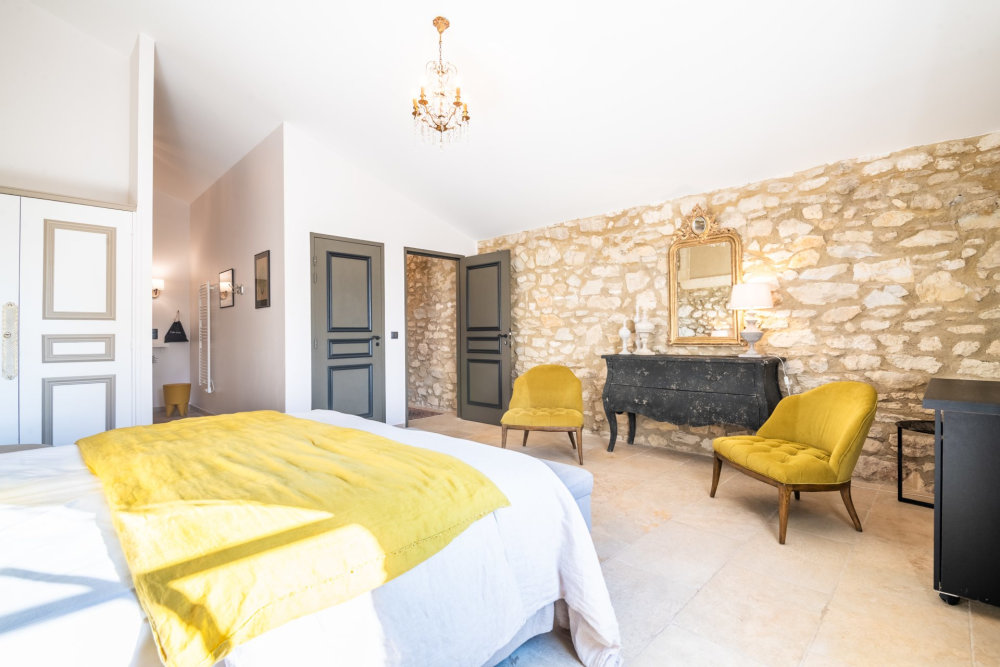 Photographs of Mas des Pêchers villa in Provence - Image 16 of 52