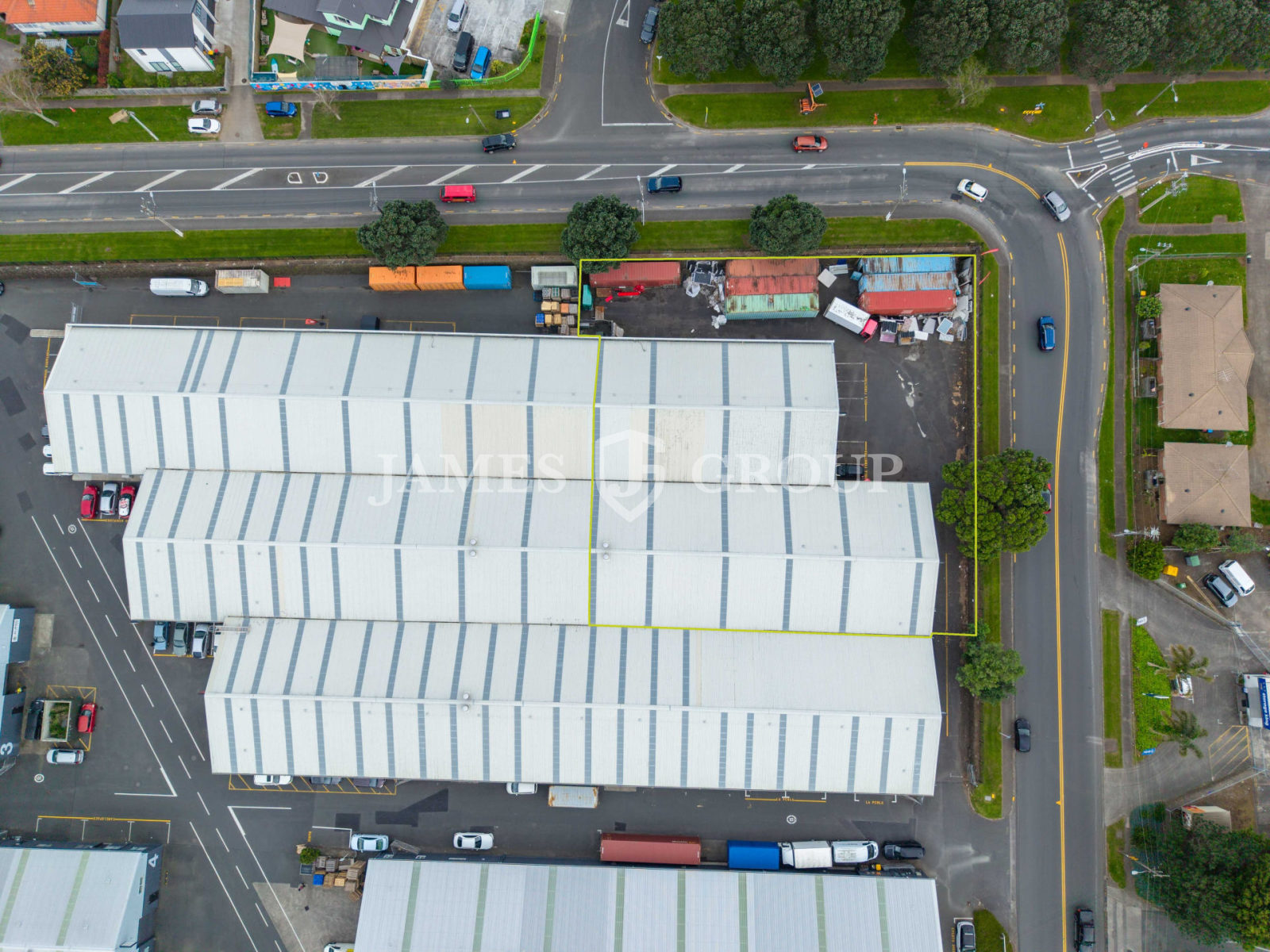High-profile Trade Unit With Yard