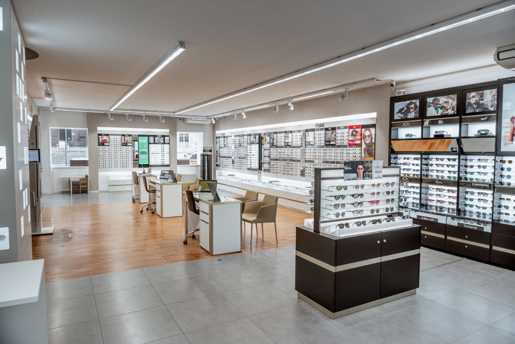 Magasin Opticien Rue Saint-Honoré  5 2000 NEUCHÂTEL intérieur