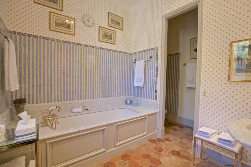 Photographs of Mas de Paradis villa in Provence - Image 35 of 49
