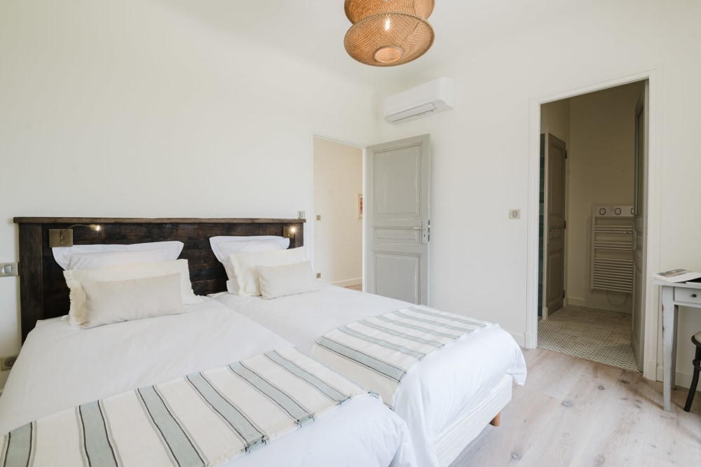 Photographs of Mas de l’Ebéniste villa in Provence - Image 46 of 49