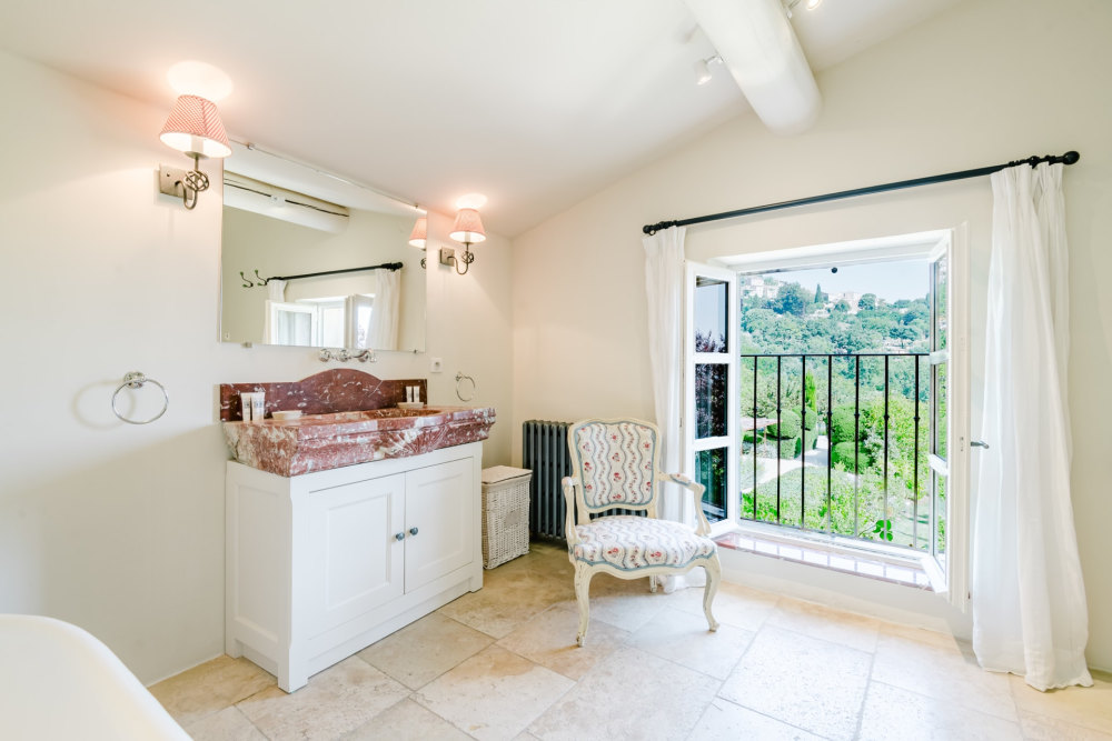 Photographs of Mas des Figuiers villa in Provence - Image 25 of 50