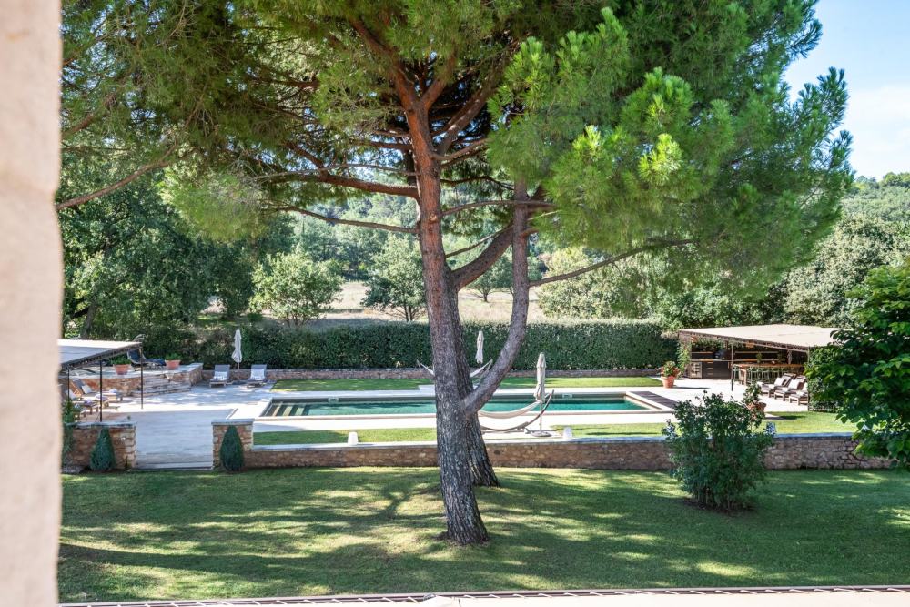 Photographs of Mas du Milan villa in Provence - Image 14 of 50