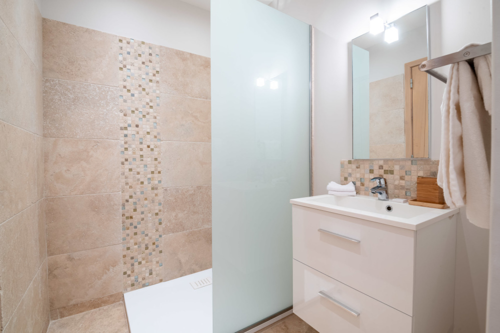 Photographs of Mas de Verlaine villa in Provence - Image 32 of 42