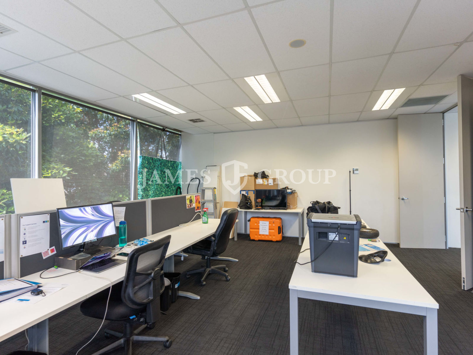 230m² Office With Parking In Central Ellerslie