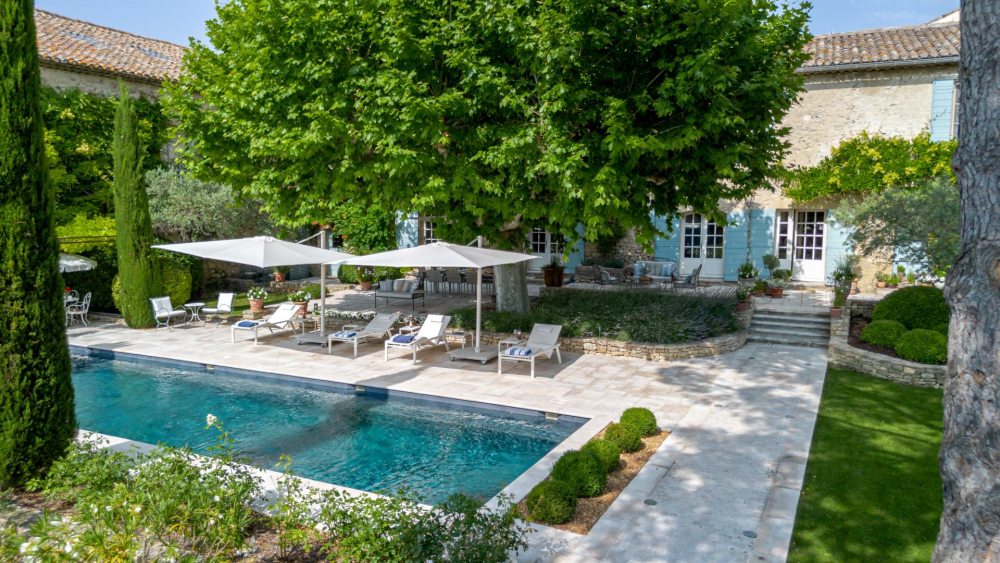 Photographs of Mas Hortensia villa in Provence - Image 1 of 46