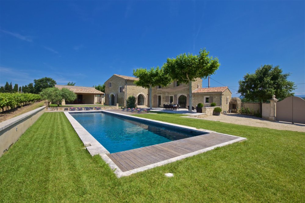 Photographs of Mas des Platanes villa in Provence - Image 17 of 36