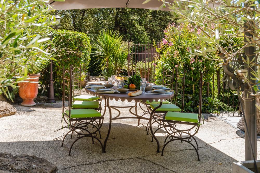 Photographs of Mas des Rocailles villa in Provence - Image 15 of 41