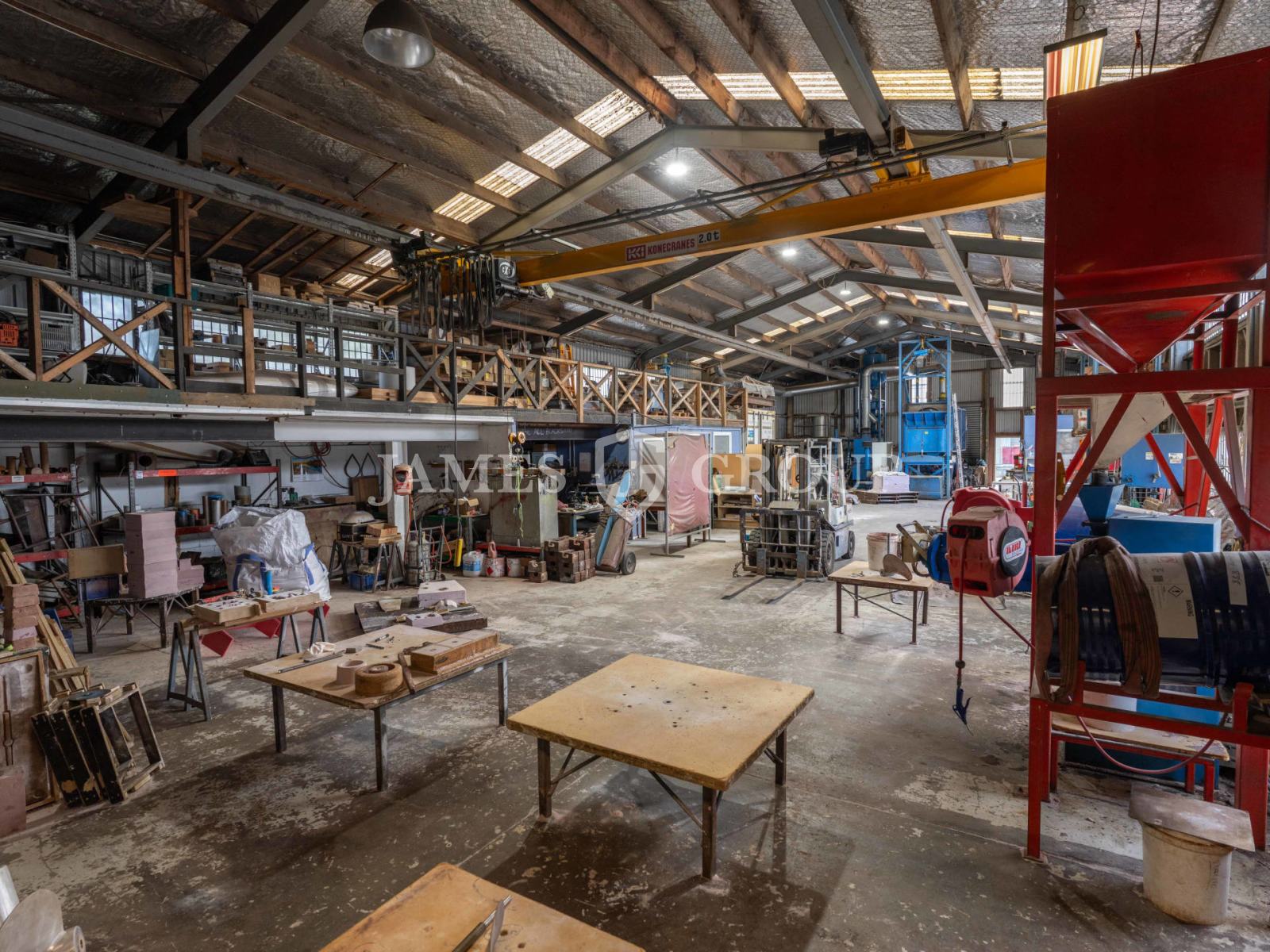 Patiki Road Gantry Warehouse + 3 Phase Power