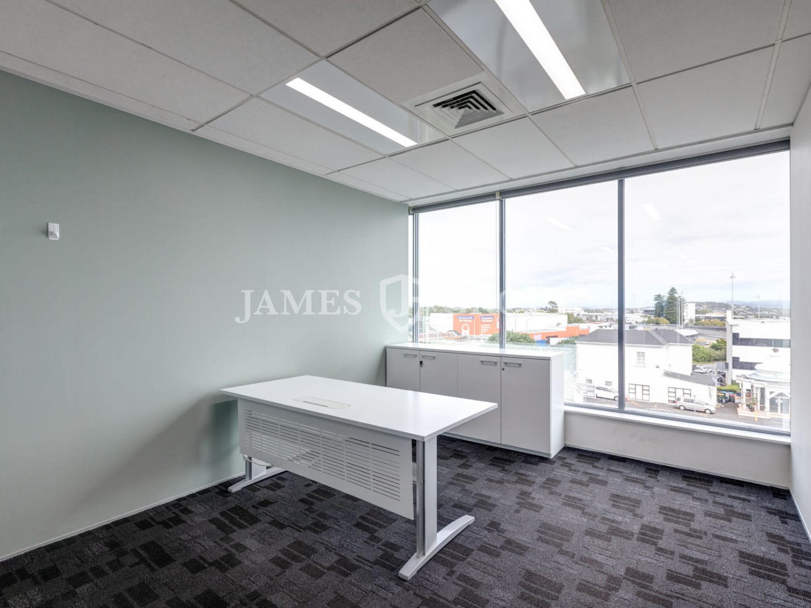 648m² Office With Fit-out & Easy Access