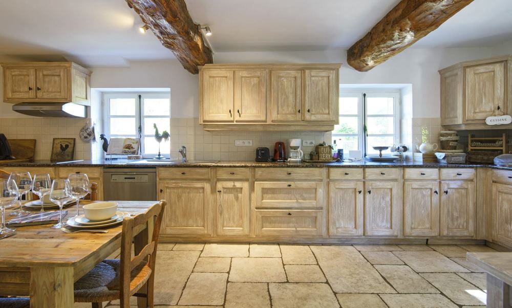 Photographs of Mas de Manebit villa in Provence - Image 7 of 30