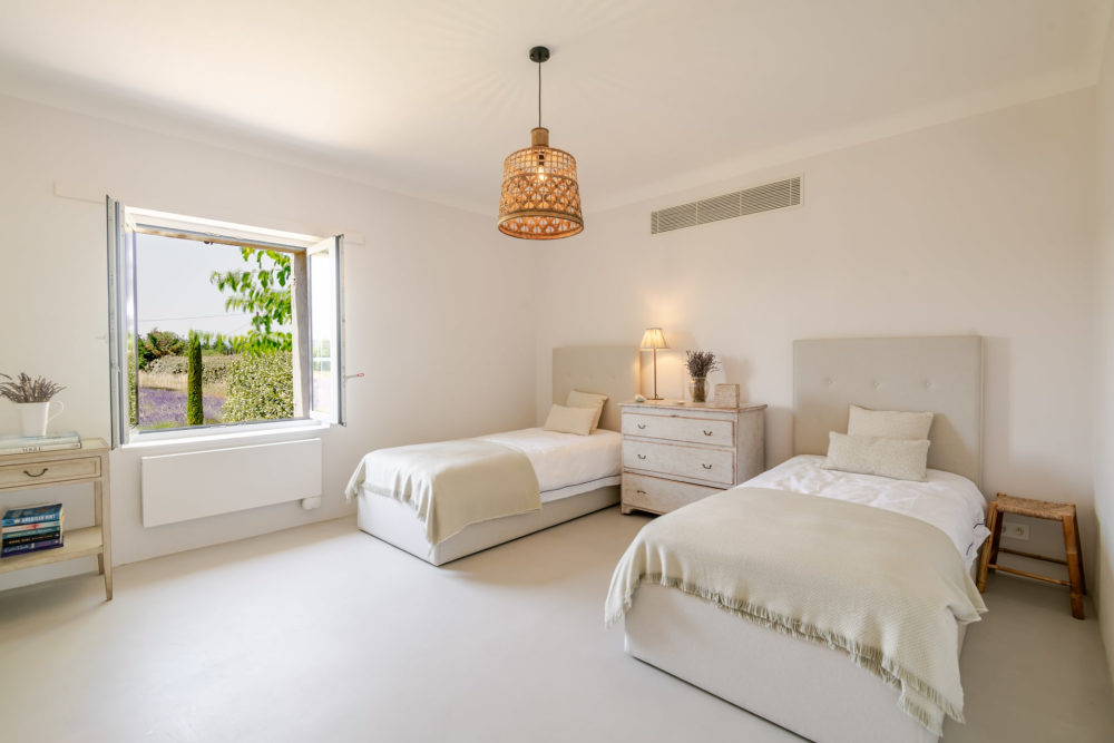 Photographs of Mas des Splendeurs villa in Provence - Image 34 of 53