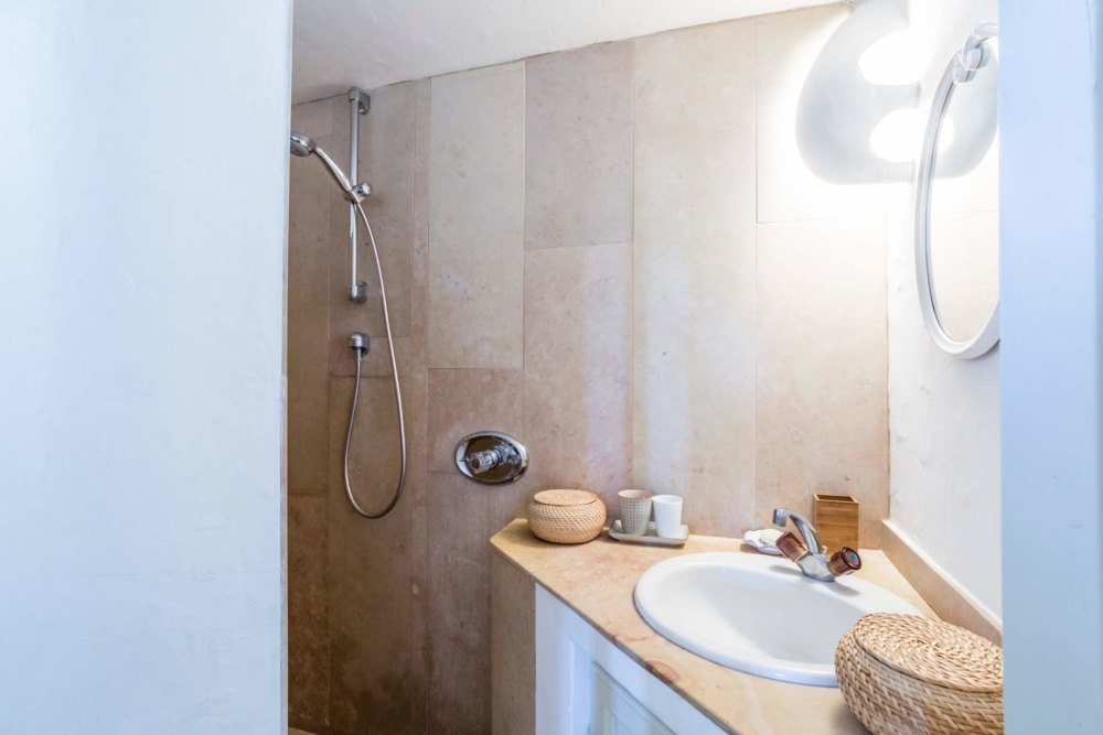 Photographs of Bastide des Millefleurs villa in Provence - Image 40 of 46