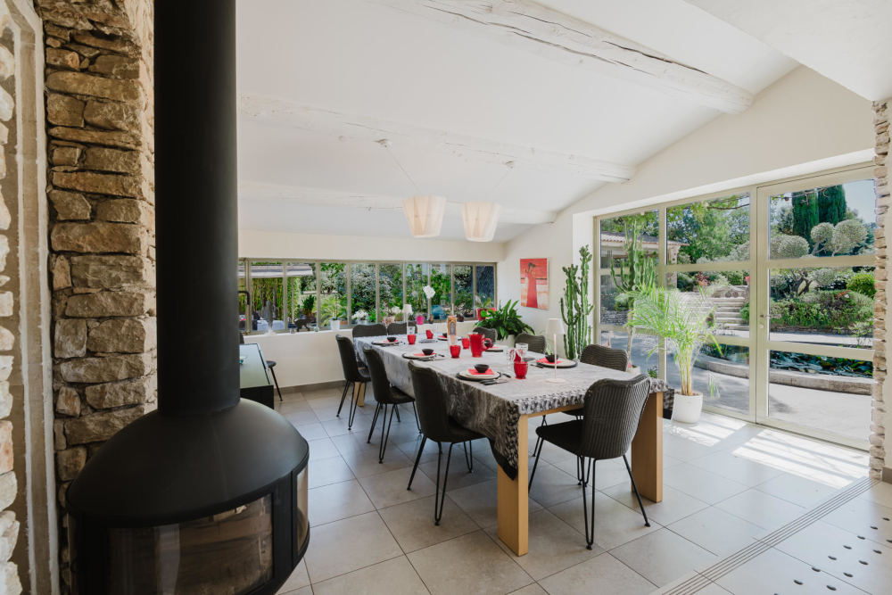 Photographs of Mas des Nénuphars villa in Provence - Image 9 of 54