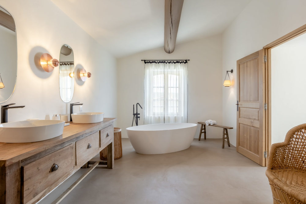 Photographs of Mas la Mirande villa in Provence - Image 20 of 49