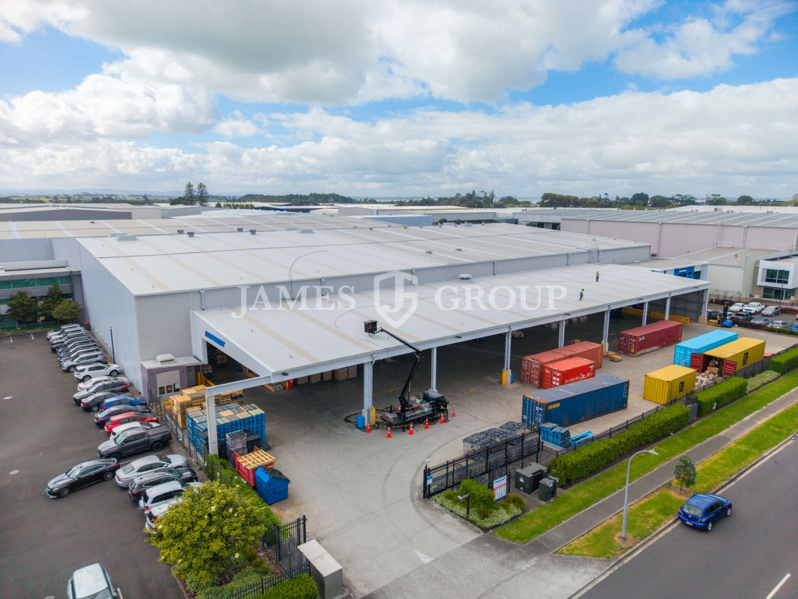 Large Airport Standalone | 7,900sqm Warehouse
