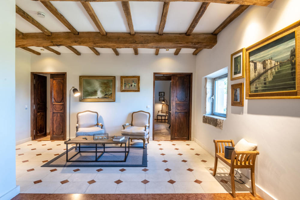 Photographs of Mas de Lacoste villa in Provence - Image 21 of 64