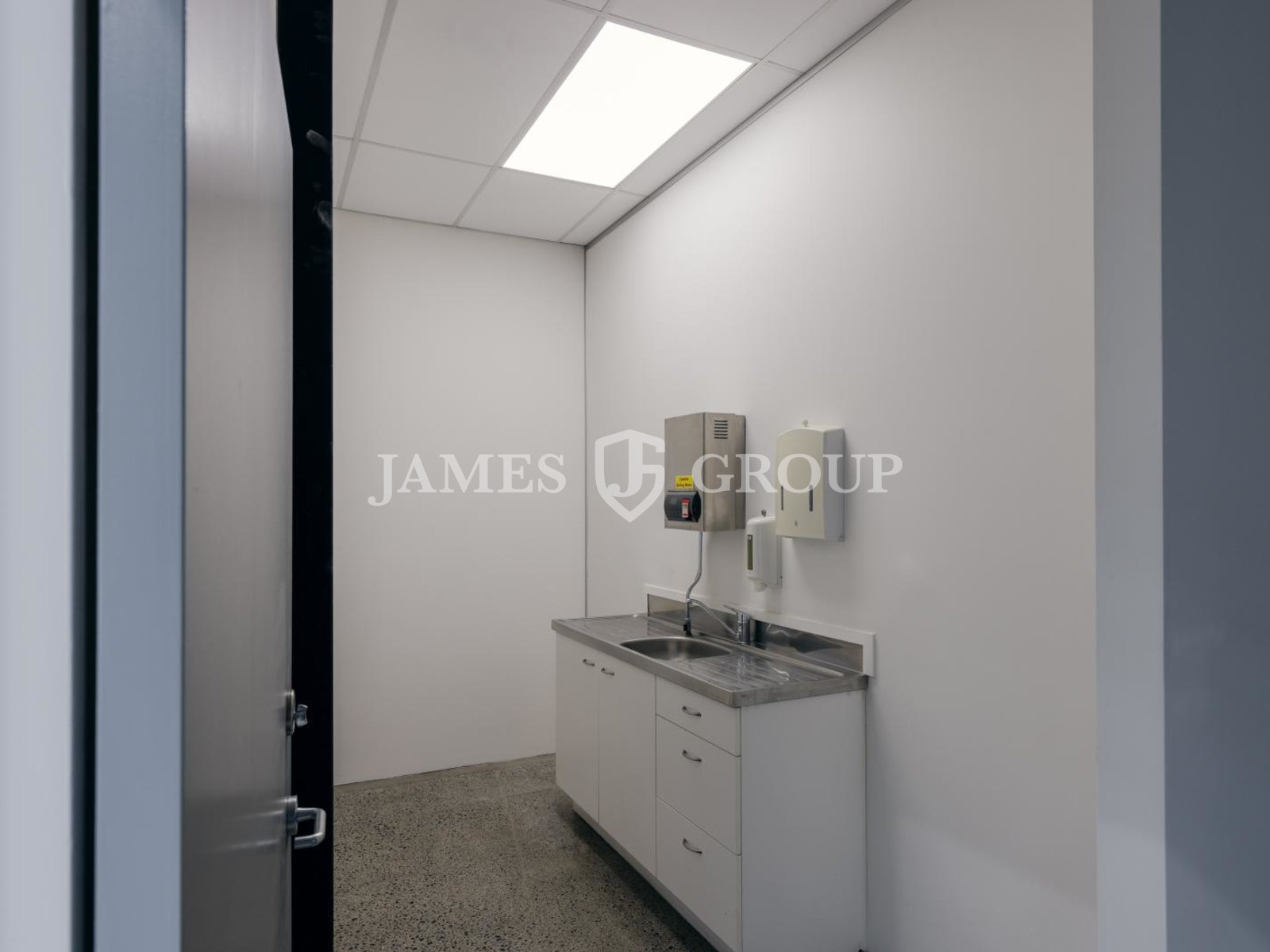 620m² A-grade Penrose Unit | Motorway Profile