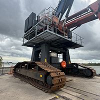 Mobile Excavator Adapted for Billets’ Ship Unloading-‘HITACHI-MANTSINEN’ - Image 16