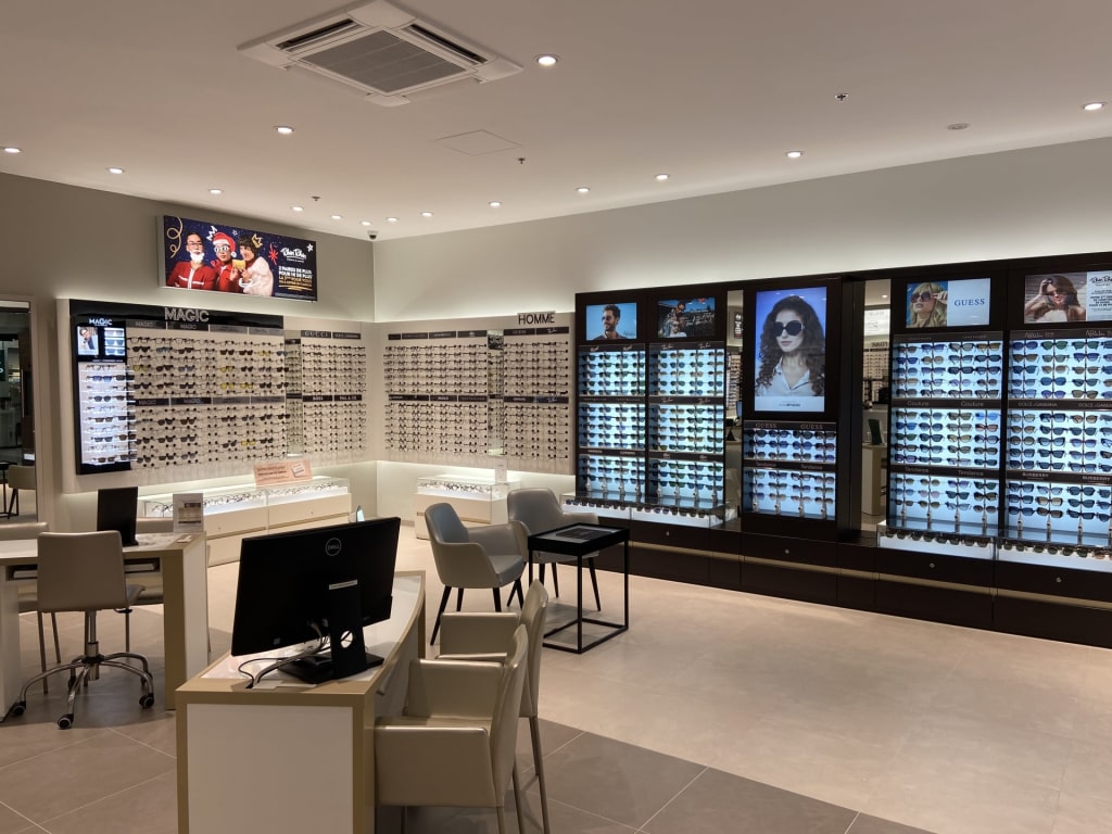 Magasin Opticien C.C. Auchan 78370 PLAISIR intérieur