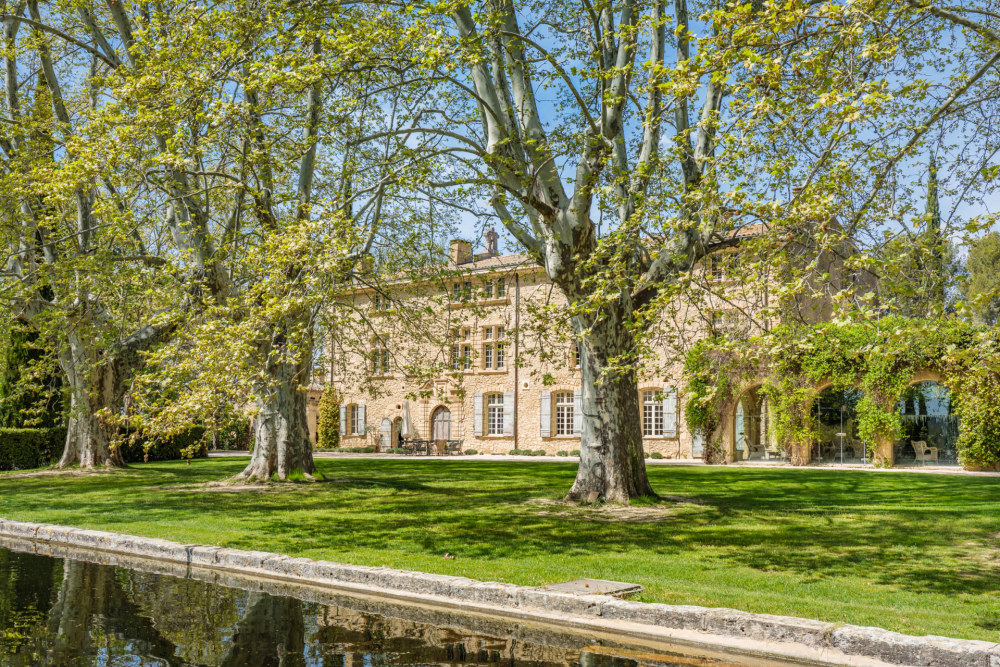 Photographs of Chateau de Sannes villa in Provence - Image 1 of 61