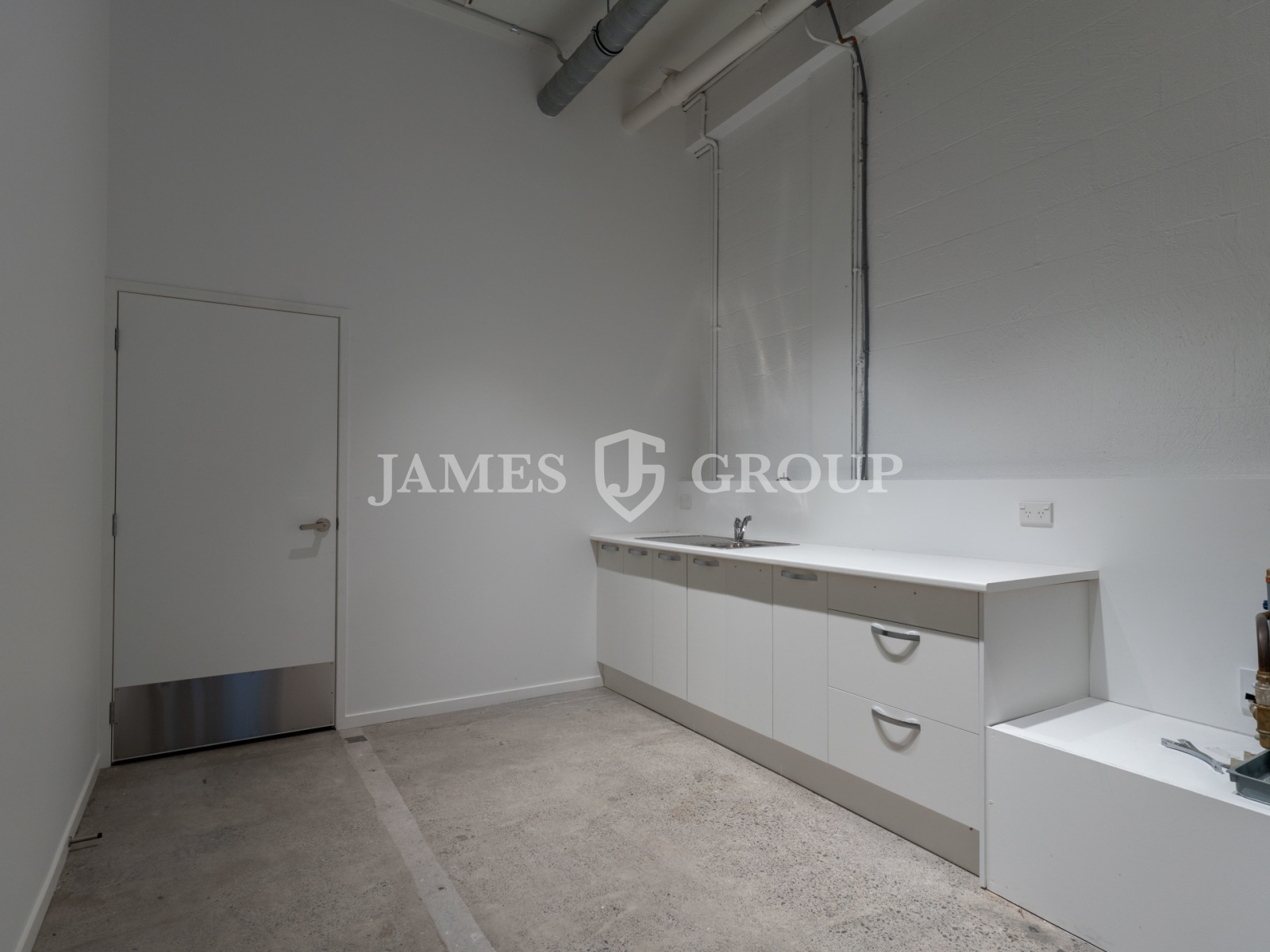 Prime Corner Tenancy With Exposure