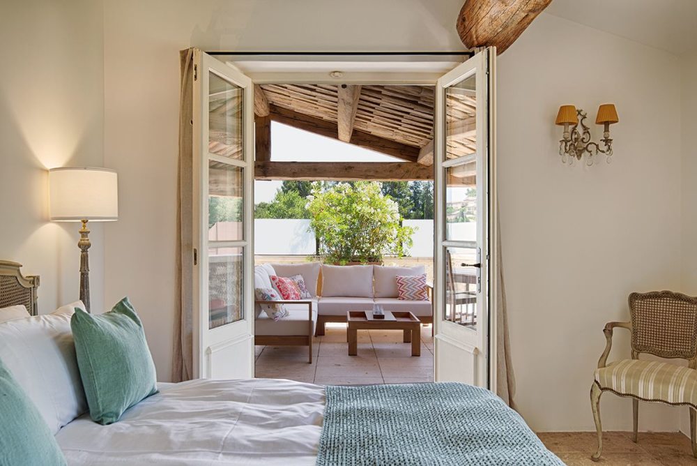 Photographs of Mas de Isa villa in Provence - Image 22 of 41